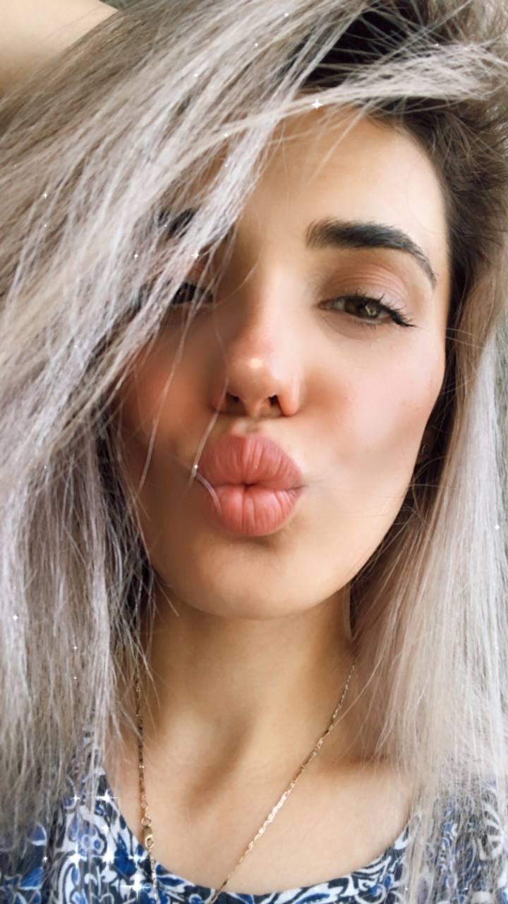 Roza base.eth (rollinman) Farcaster social identity (Fname handle) PFP