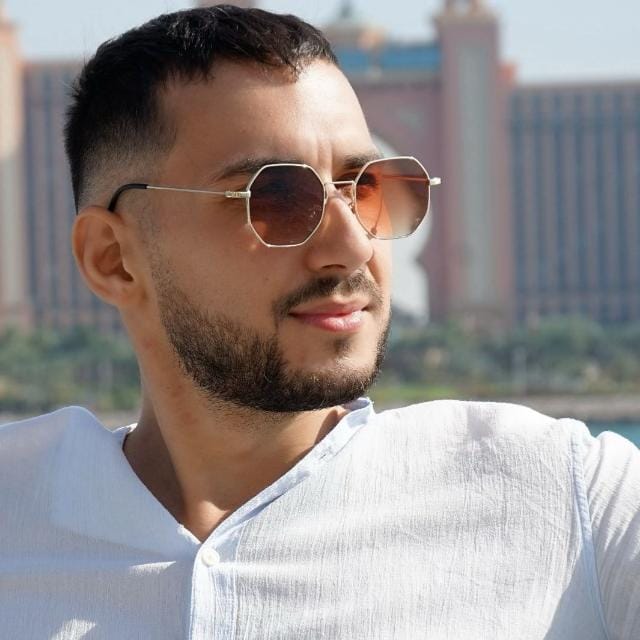 Claudiu Mihuț (mihutz) Farcaster social identity (Fname handle) PFP