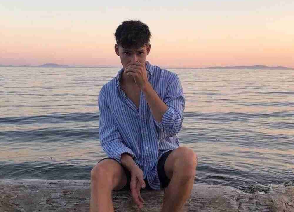 MattBethune (mattbethune) Farcaster social identity (Fname handle) PFP