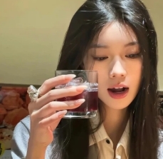 Rae Hume (raehume) Farcaster social identity (Fname handle) PFP