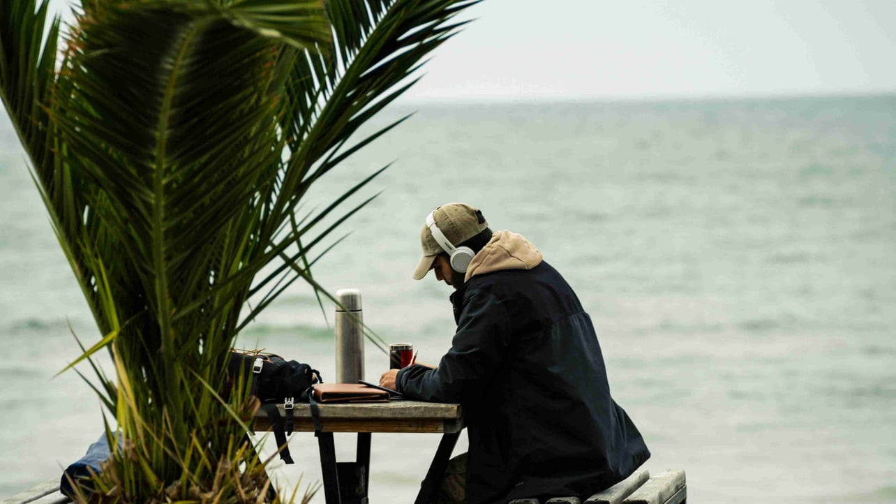 tuiwdlvze Farcaster social identity (Fname handle) PFP