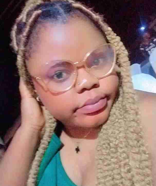 Dosumu (docemowalley) Farcaster social identity (Fname handle) PFP