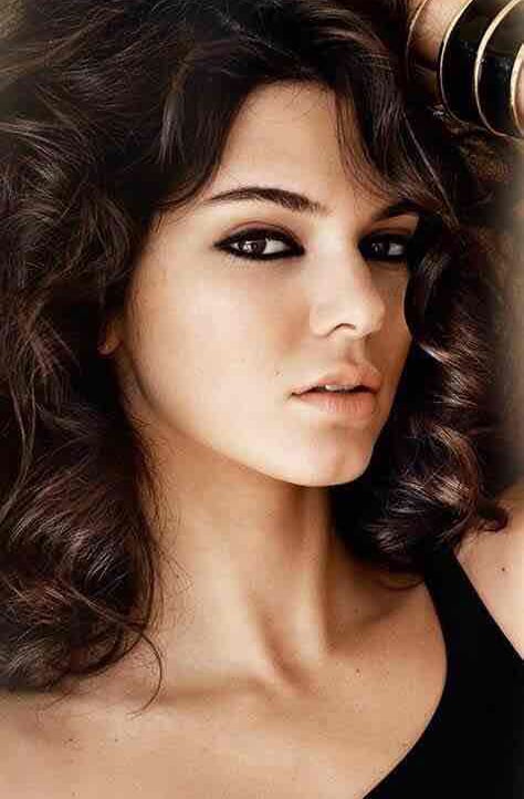 queens (queens-hornby) Farcaster social identity (Fname handle) PFP