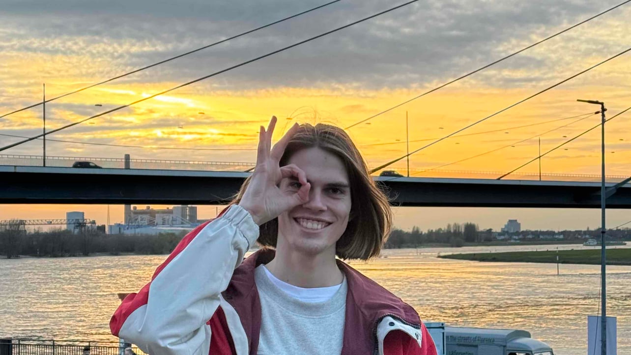 Mykola pfp
