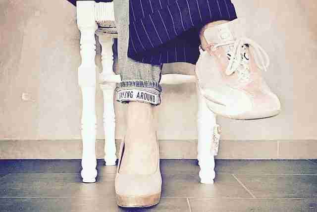 Belly button (boltonhamza) Farcaster social identity (Fname handle) PFP