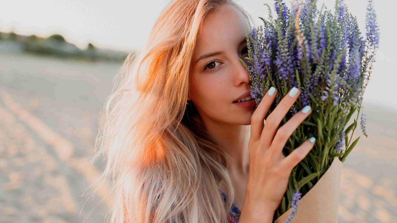 Venera (yougoin) Farcaster social identity (Fname handle) PFP