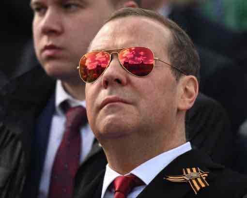 Pavel (hold0n) Farcaster social identity (Fname handle) PFP