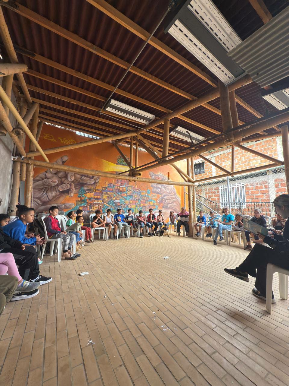 Matinée workshop at El Faro courtyard