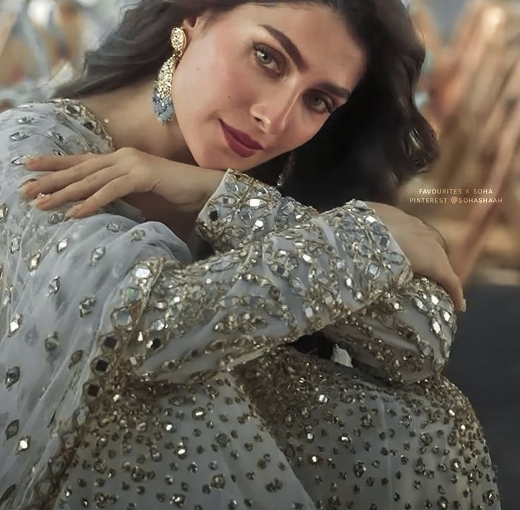 Ayeza Khan๐ฉ๐ ๐ญ pfp