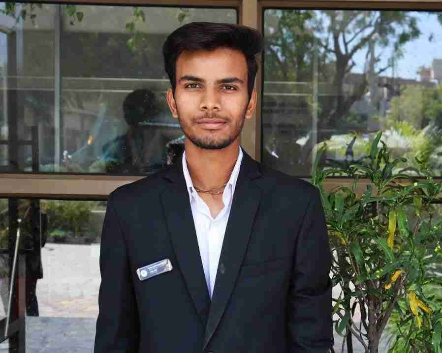 Shubham Jaiswal (itsshubhjais.lens) Lens social identity (.lens handle) PFP