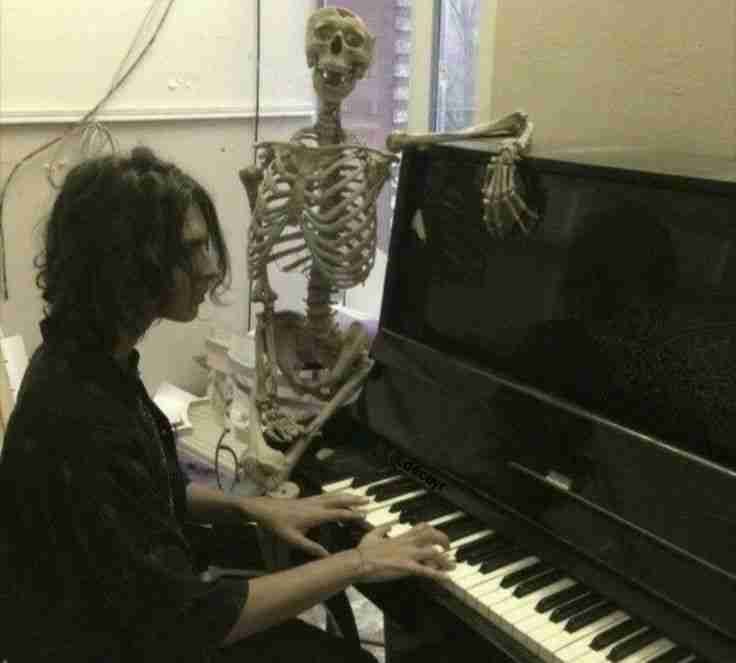 GhoulUpperGrantAnarchy (ghouluppergranta) Farcaster social identity (Fname handle) PFP