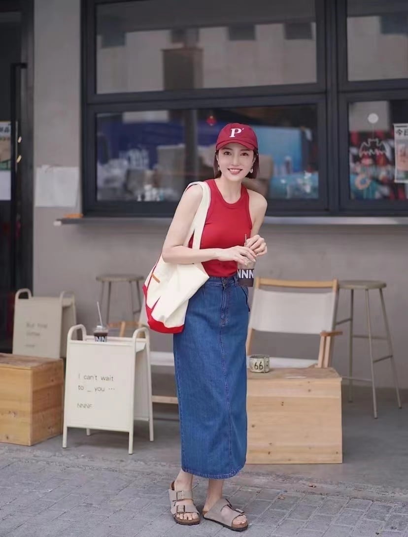 CrystalCascade
 (volume5) Farcaster social identity (Fname handle) PFP