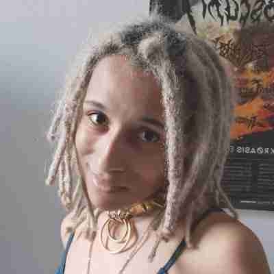 Naomi pfp