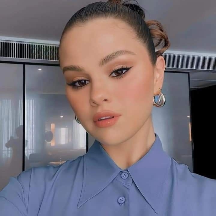 GfX ANA pfp