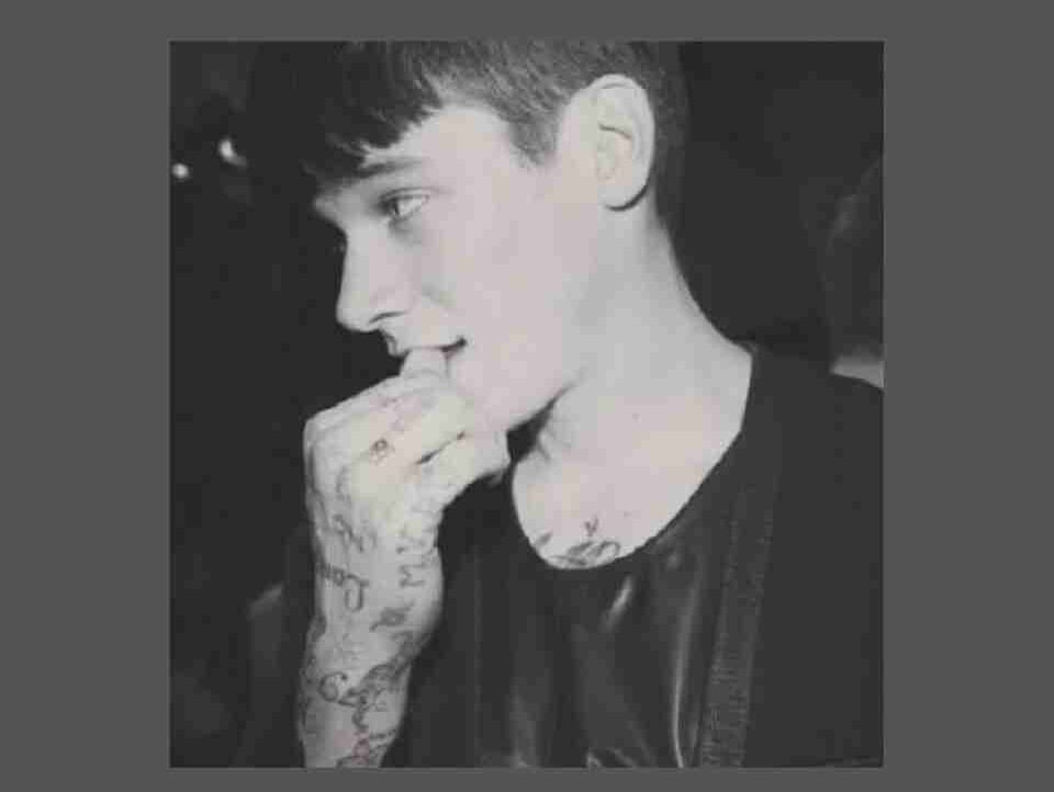 Todd (lbijduewturvfs) Farcaster social identity (Fname handle) PFP