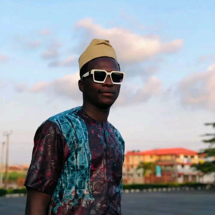 Mivado Richie (goldenice20) Farcaster social identity (Fname handle) PFP