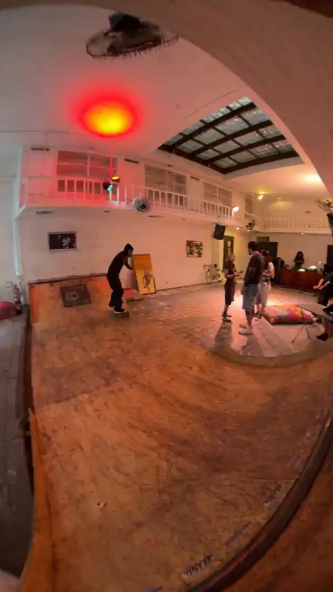 Cast video