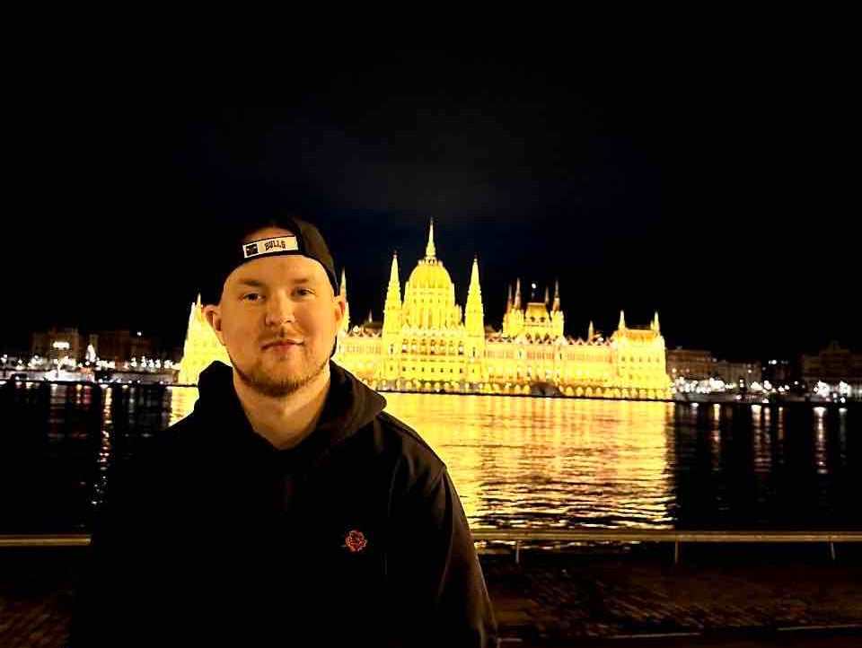 Alex (justgambleit) Farcaster social identity (Fname handle) PFP