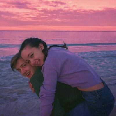 Melanie White pfp
