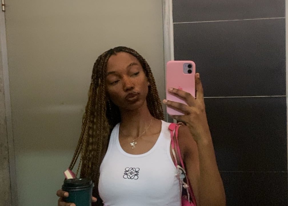 Favour🌸 pfp