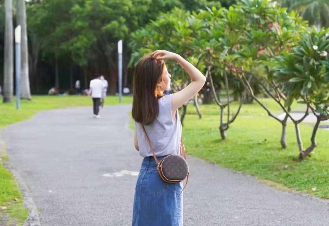 CalliopeDream
 (calliopelace) Farcaster social identity (Fname handle) PFP