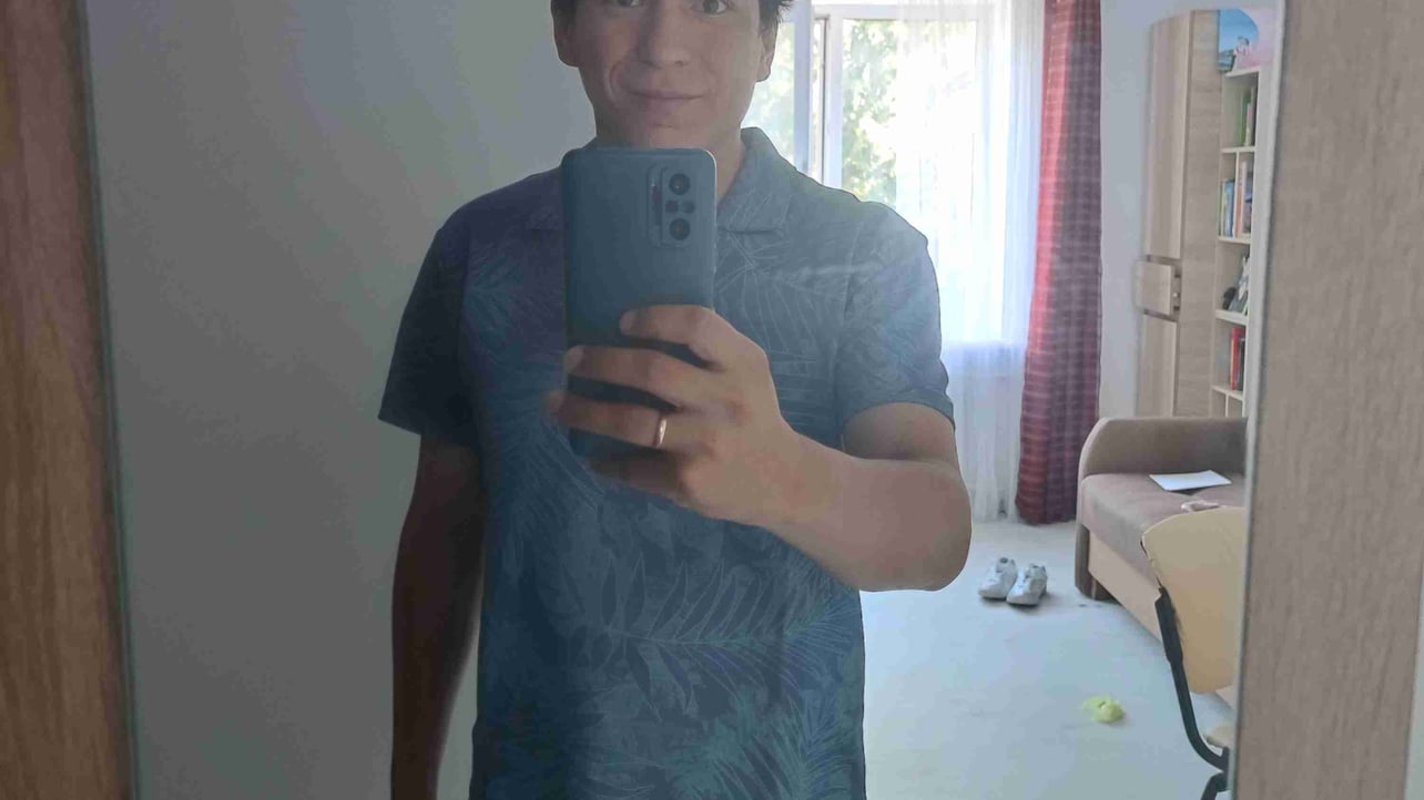 Adolfo  (adikxz) Farcaster social identity (Fname handle) PFP