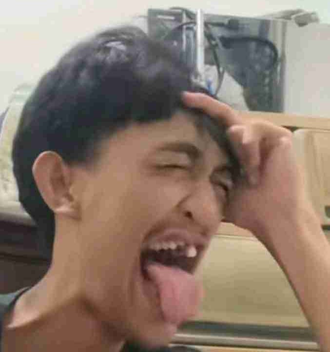 DUMBANREAKO pfp
