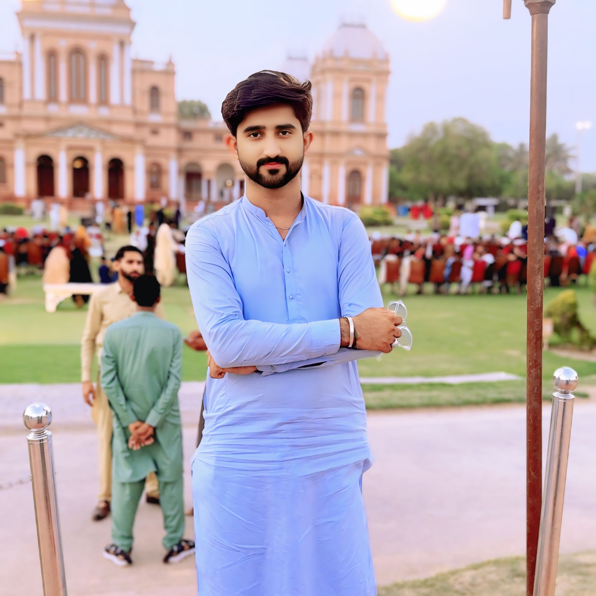 Saqlain Abbas 😊 🎩🎩 pfp