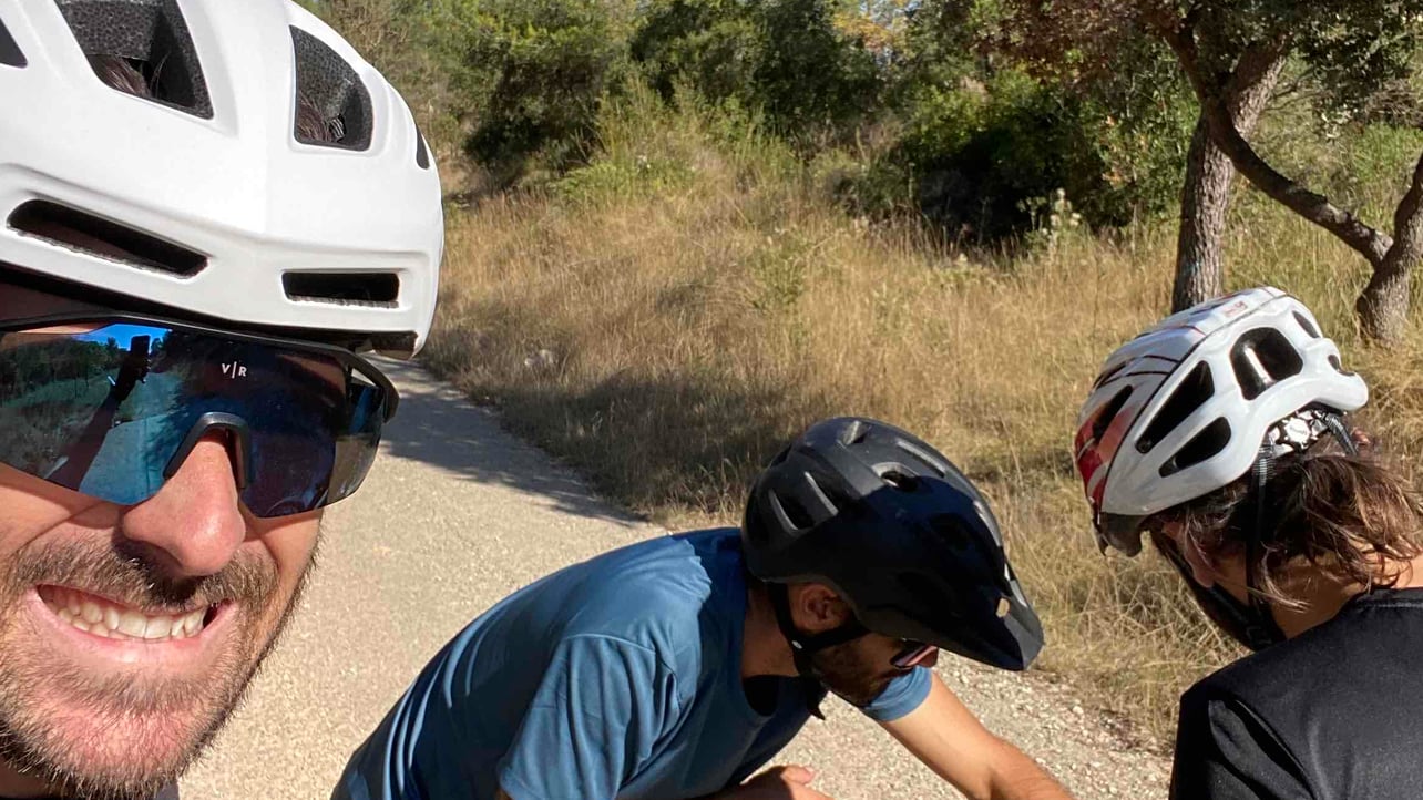 Robin (robinkk) Farcaster social identity (Fname handle) PFP