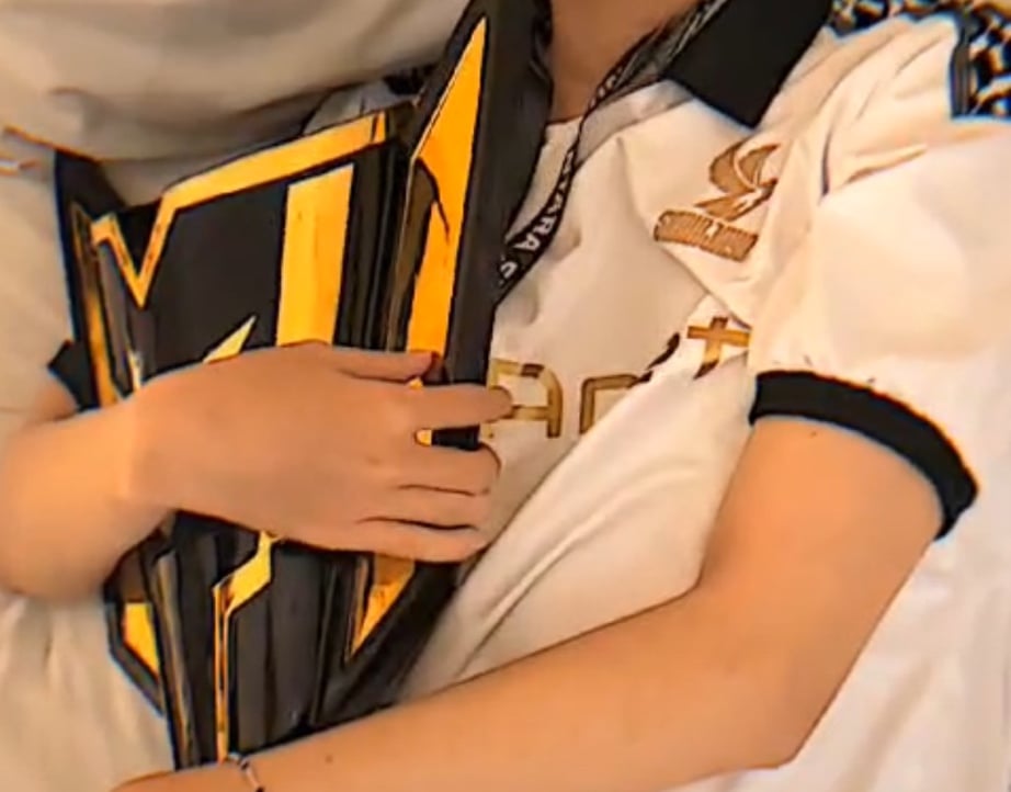 johnz (kuardat) Farcaster social identity (Fname handle) PFP