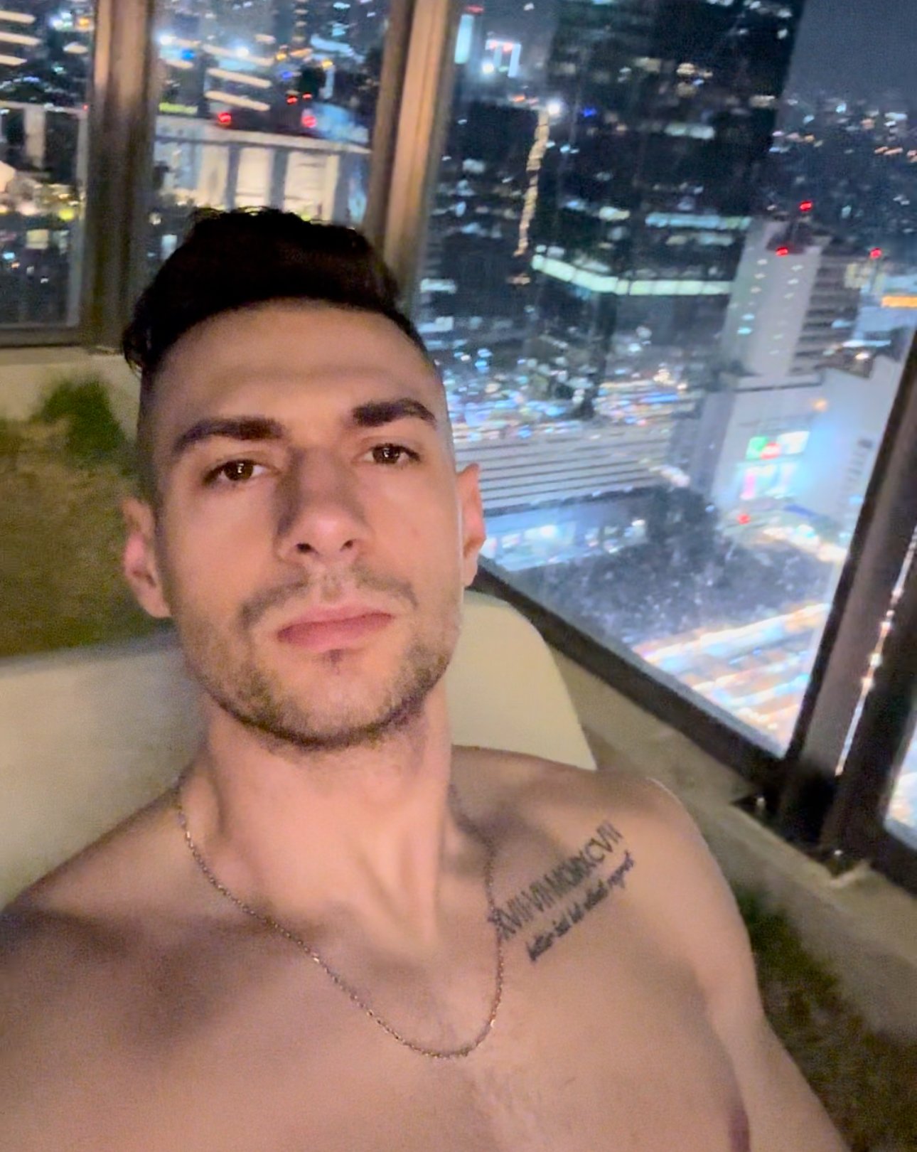 Leon (leonstark.lens) Lens social identity (.lens handle) PFP