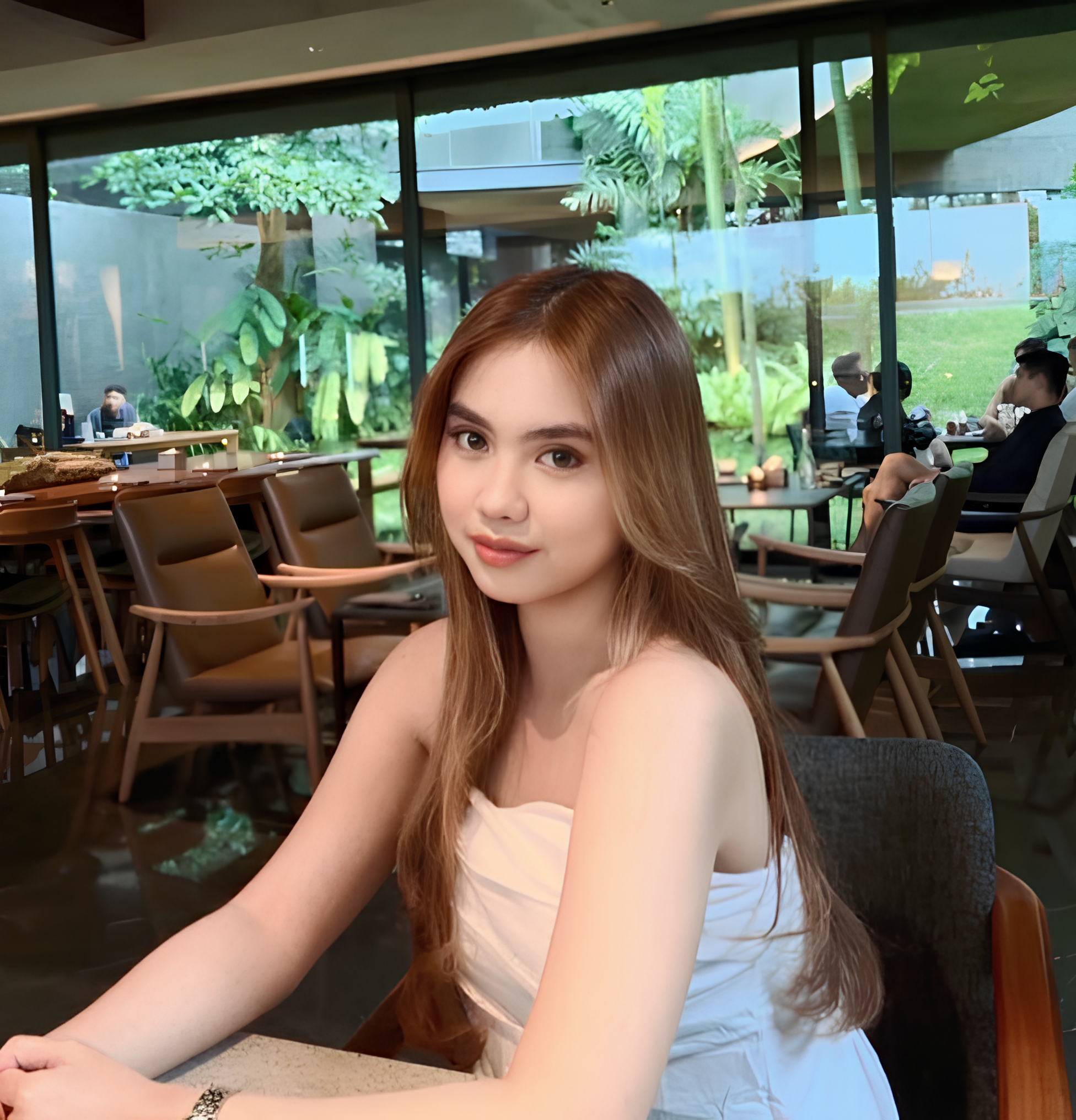 elaineseraphina.base.eth pfp