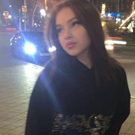 Ava Bennett pfp