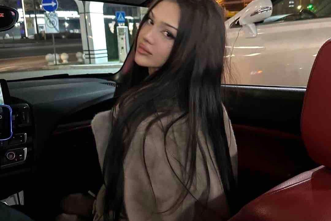 renee-sinclair Farcaster social identity (Fname handle) PFP