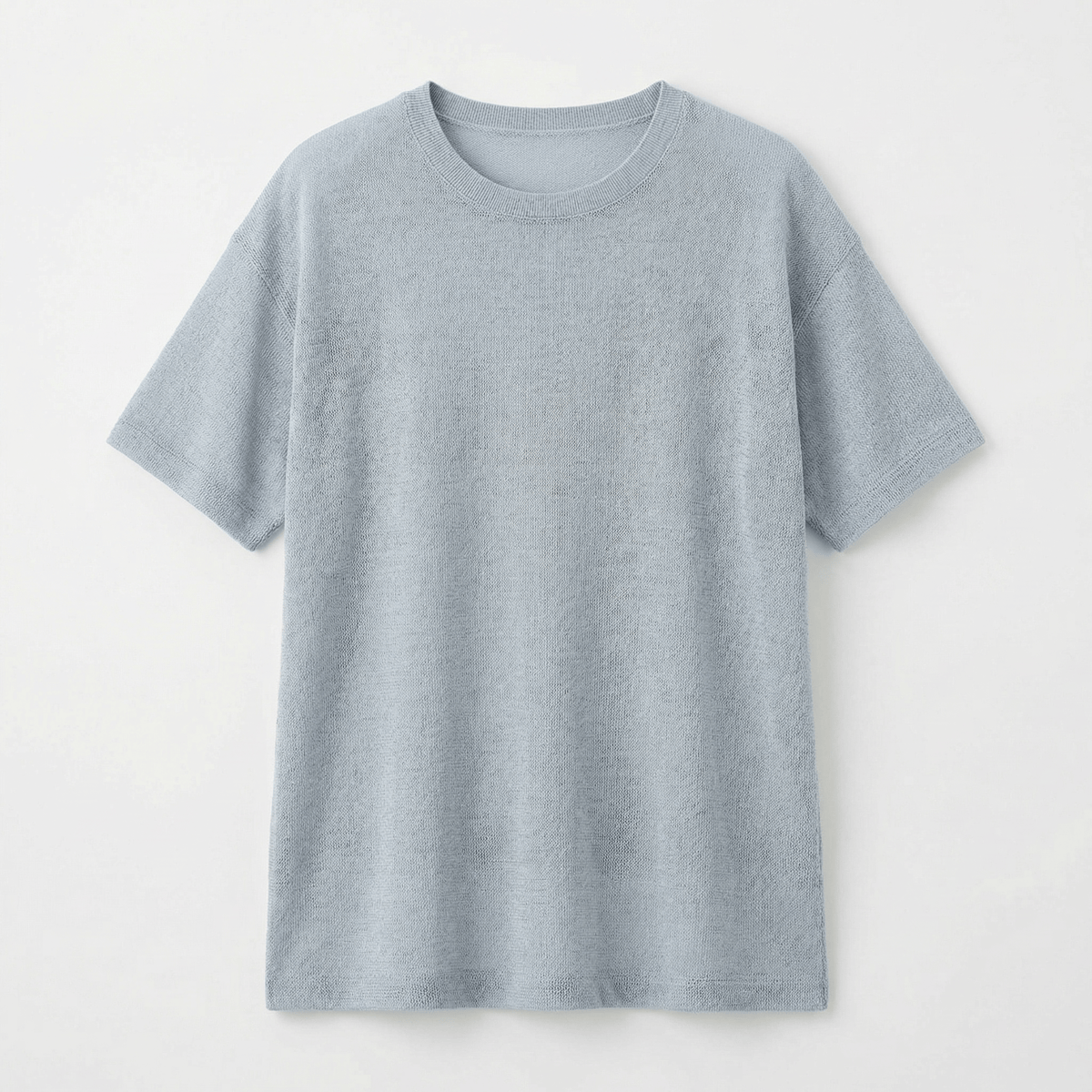 AI로 만든 블루 니트 제품컷, 흰 배경