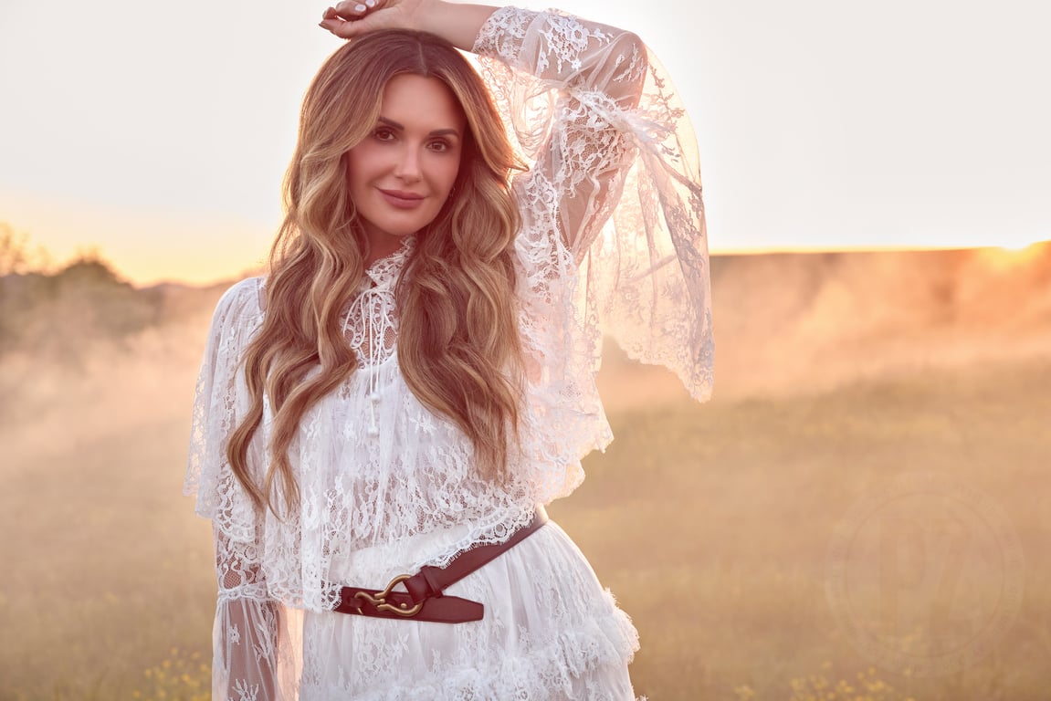 Country-stjernen Carly Pearce udgiver femte album ”Honest Woman” - nyhedsbillede for artikel af Ove Svensson