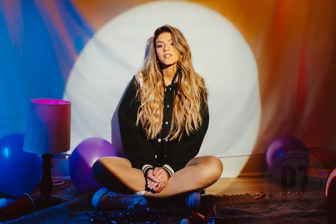 Hailey Benedict julkaisee mukaansatempaavan country-pop-singlen “Party Without You” yhteistyössä – uutiskuva, kirjoittaja Ove Svensson