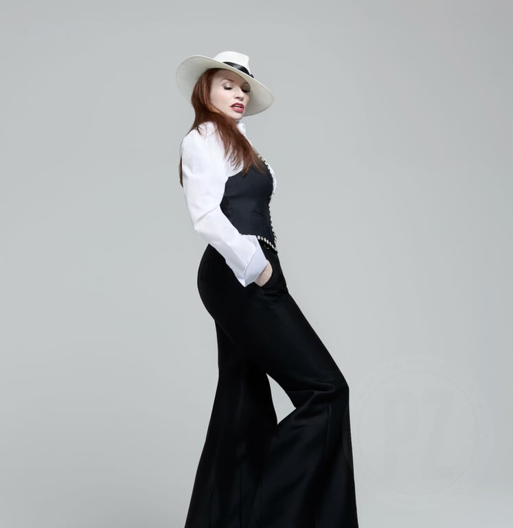 Judith Owen releases the vibrant single "Inside Out" from acclaimed album "Suit Yourself" - news image for article by Antti Ruotsalainen