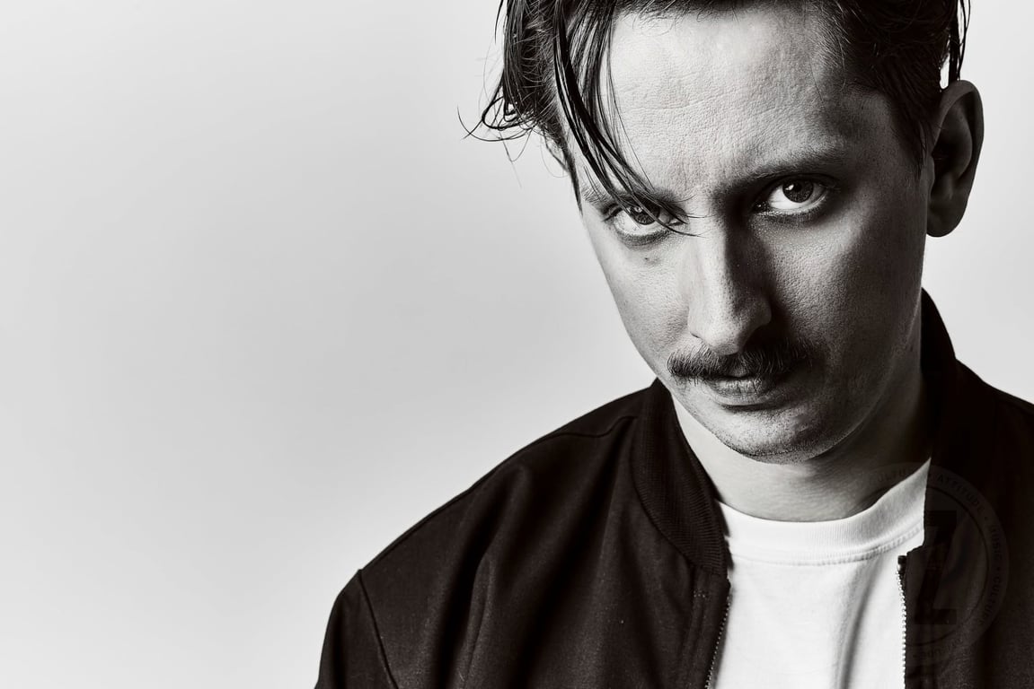 Michael Warren skildrer Seattles mørke bagside i ny single "SoDo" - nyhedsbillede for artikel af Fredrik Engström
