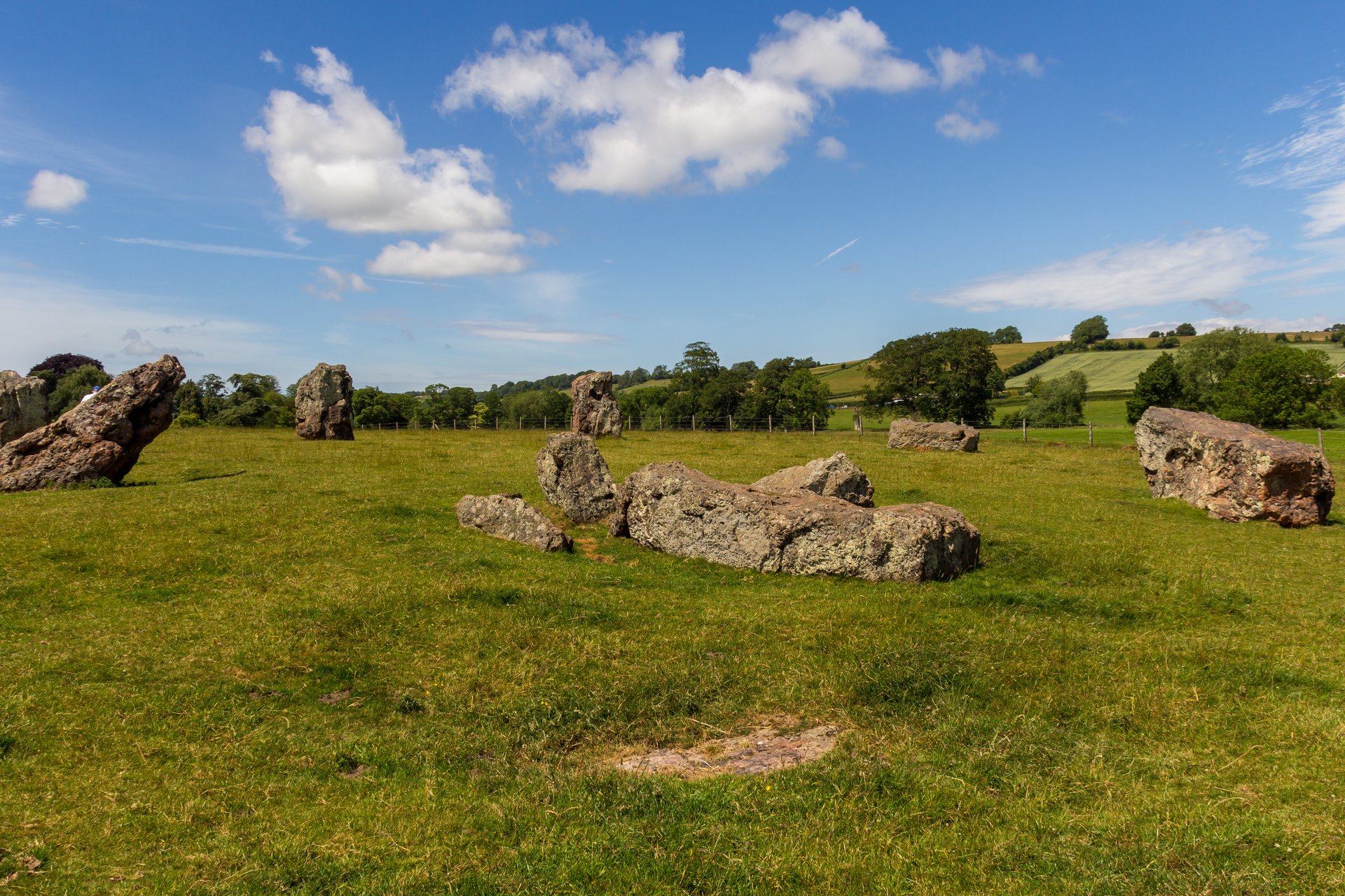 English Heritage: Stanton Drew Circles and Cove