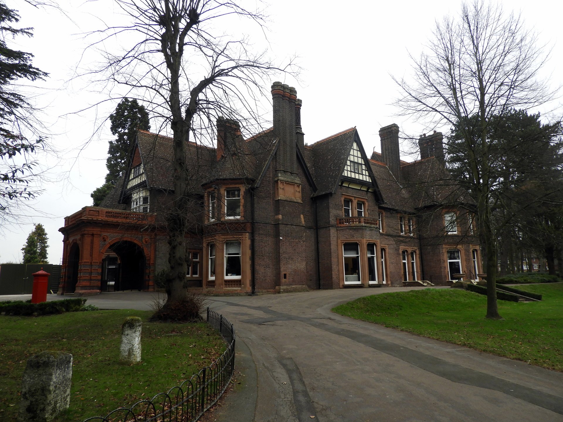 Wardown Park Museum