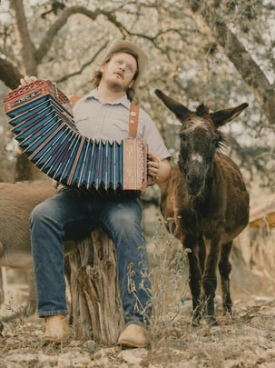 Willi Carlisle + Melissa Carper