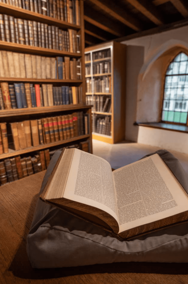 Library tour, United Kingdom, 2025