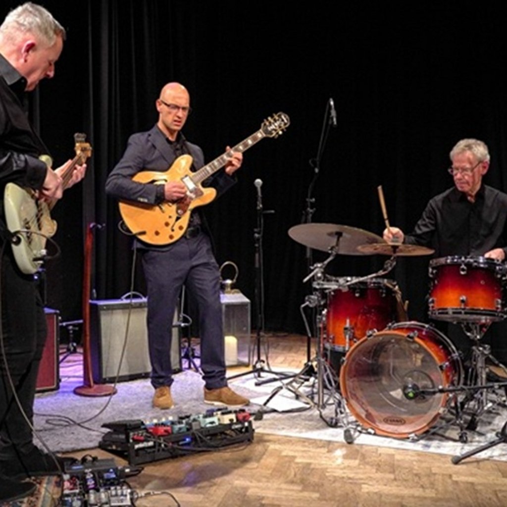 Pete Roth Trio, feat; Bill Bruford, United Kingdom, 2026