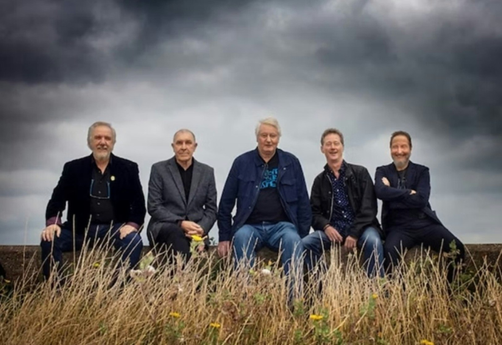 Caravan (acoustic), United Kingdom, 2025