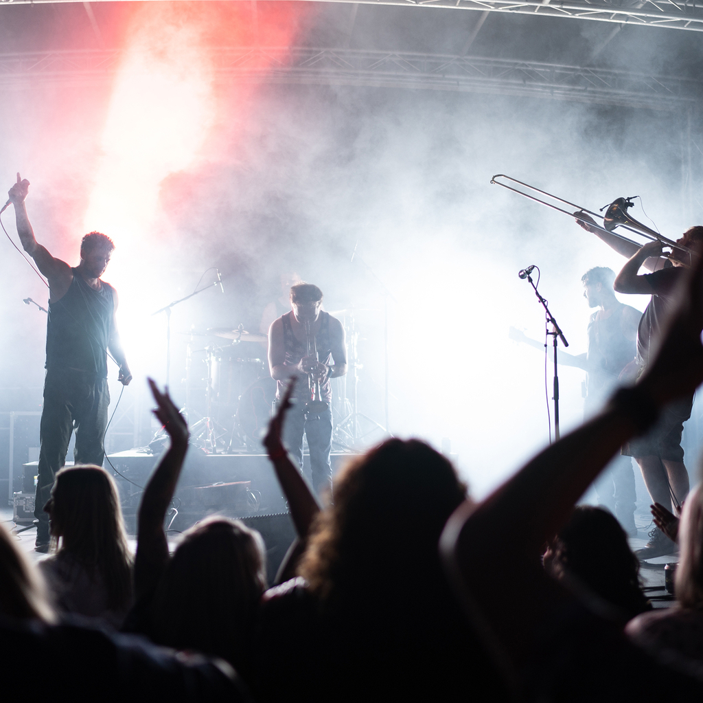 Land of the Giants @ The Watering Hole, Perranporth, United Kingdom, 2025