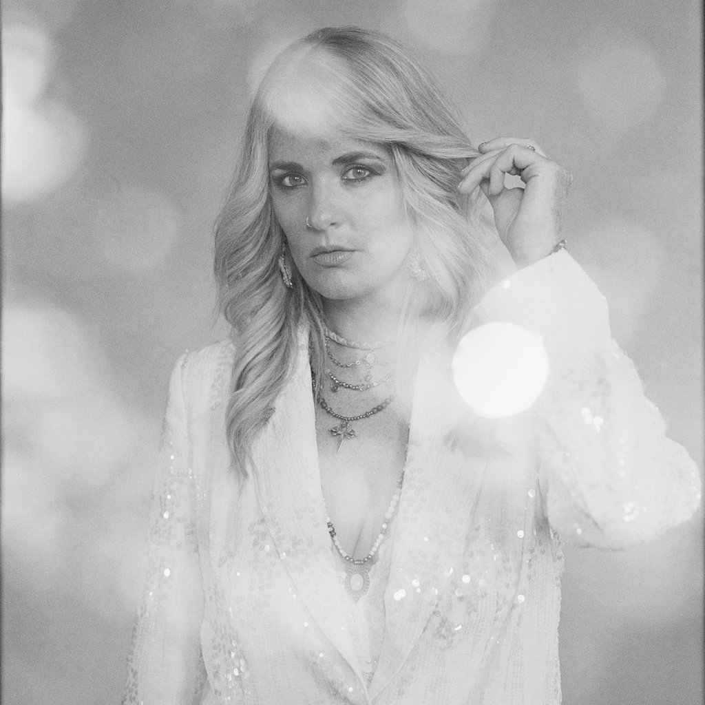 Elles Bailey Acoustic Set & Signing, United Kingdom, 2026