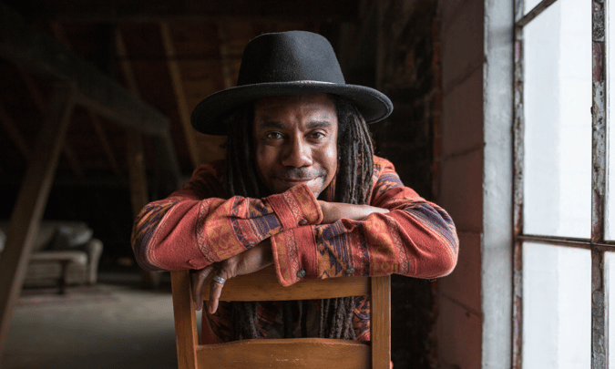 Julian Taylor plus very special guest Michele Stodart