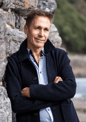 An Audience at the Palace - Jason Mann Wild Coasts and Bleak Moors