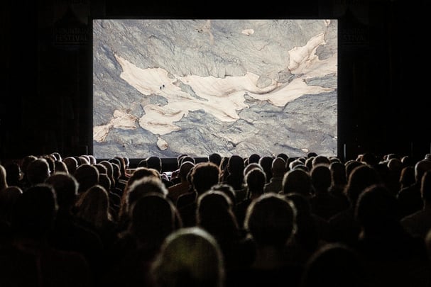 Kendal Mountain Tour 2026: Cinematic Night